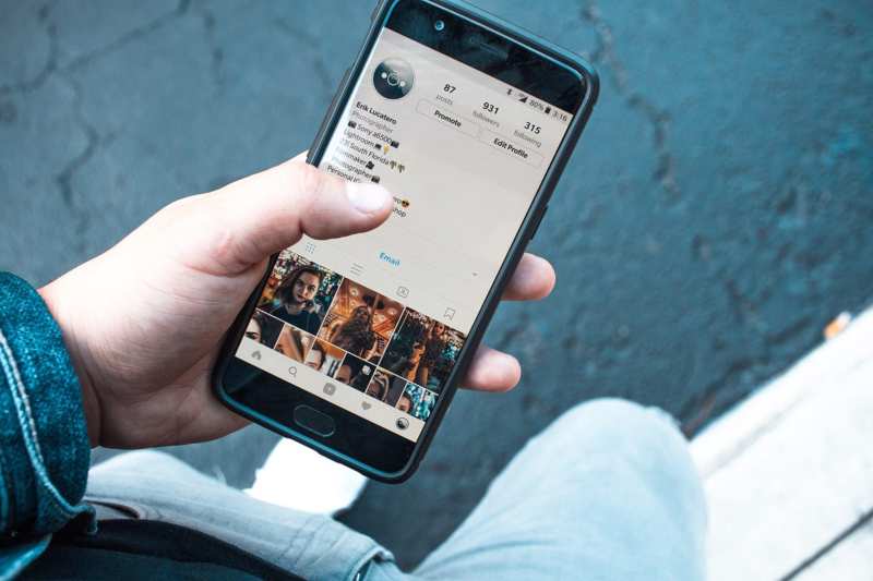 social-influencer-marketing-image-listing